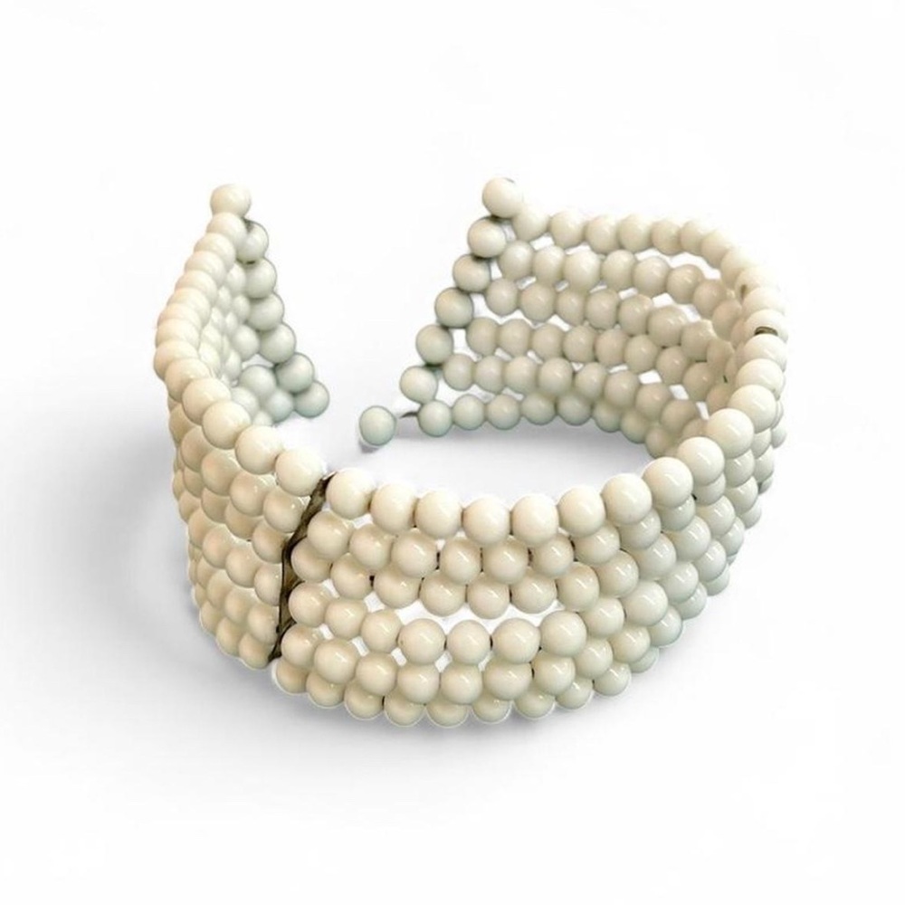 Vintage Milk Glass Bead Bracelet